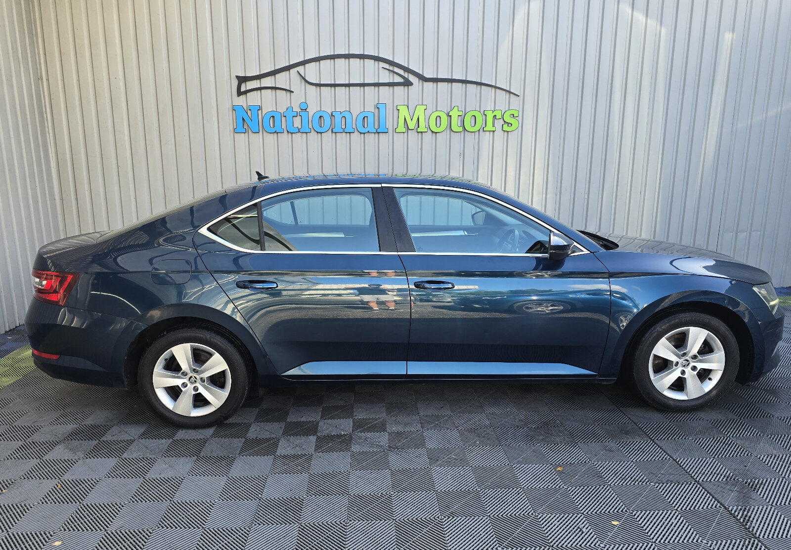 2017 Skoda Superb 1.6 TDI Ambition - Image 2