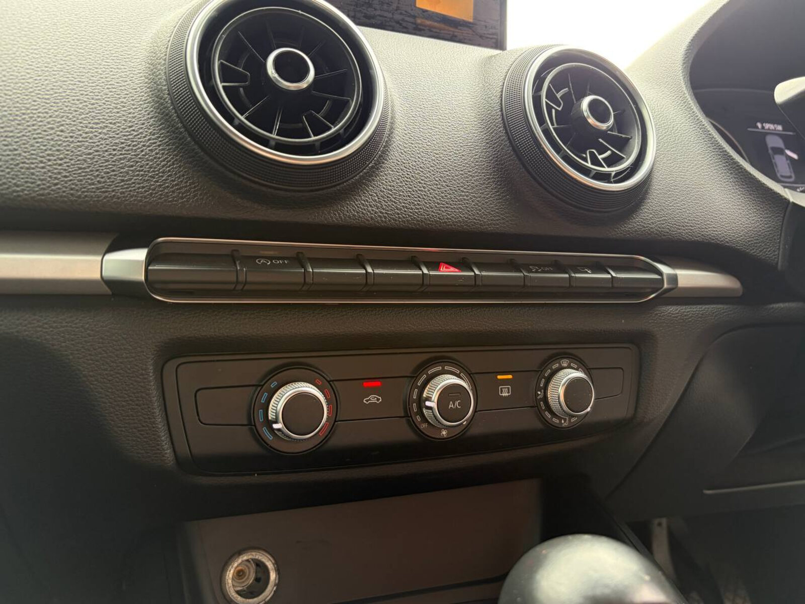 2017 Audi A3 1.0 AUTOMATIC TFSI S-Tronic SE - Image 16
