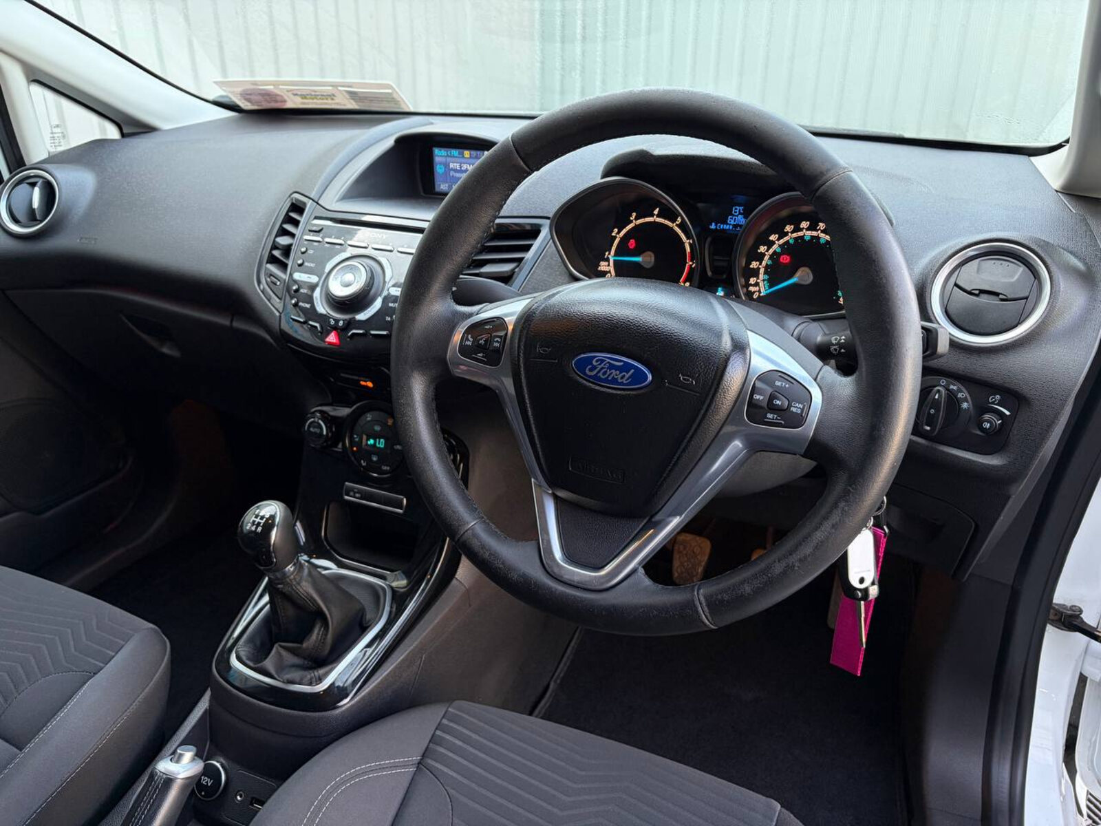 2014 Ford Fiesta 1.0 TITANIUM - Image 12