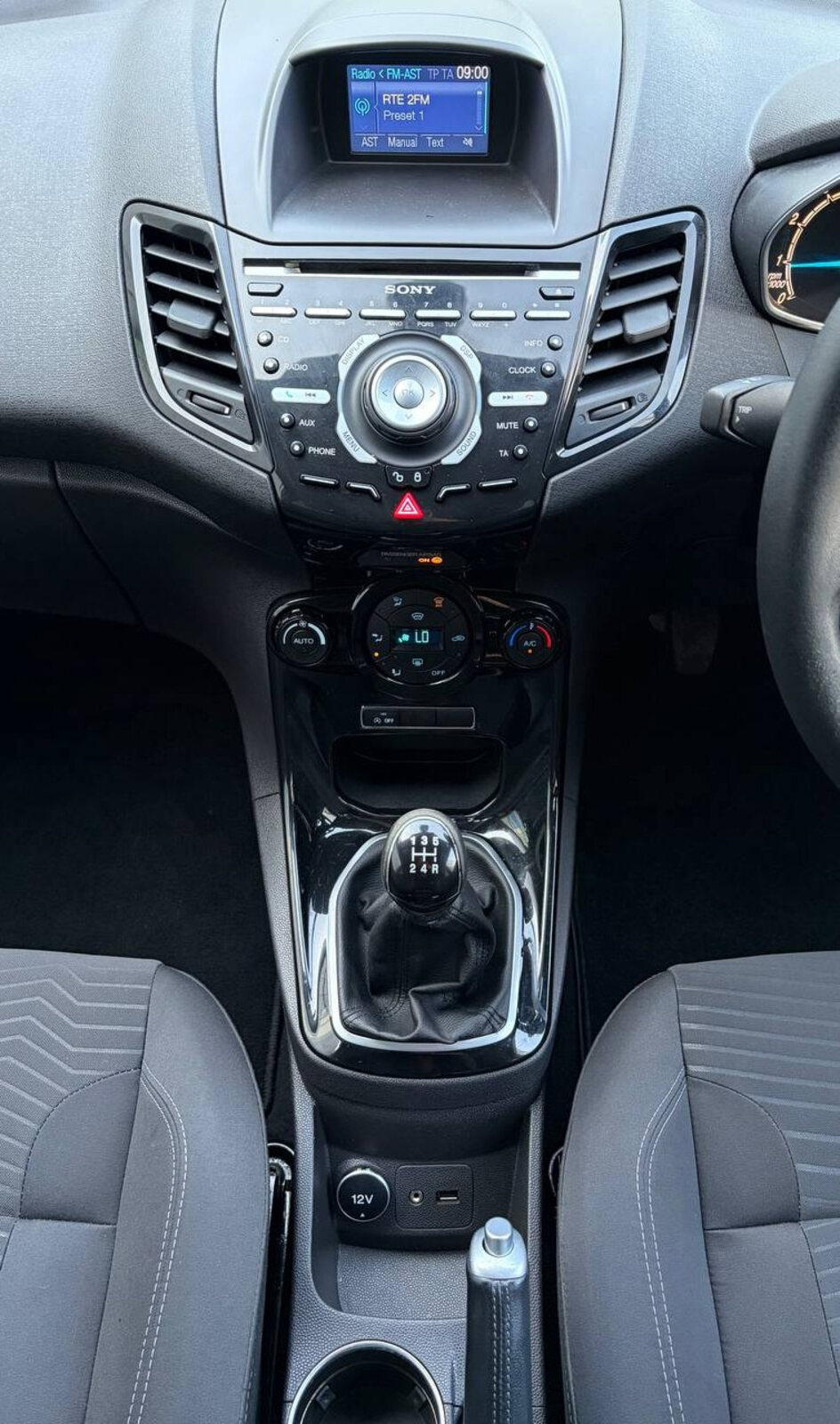 2014 Ford Fiesta 1.0 TITANIUM - Image 14