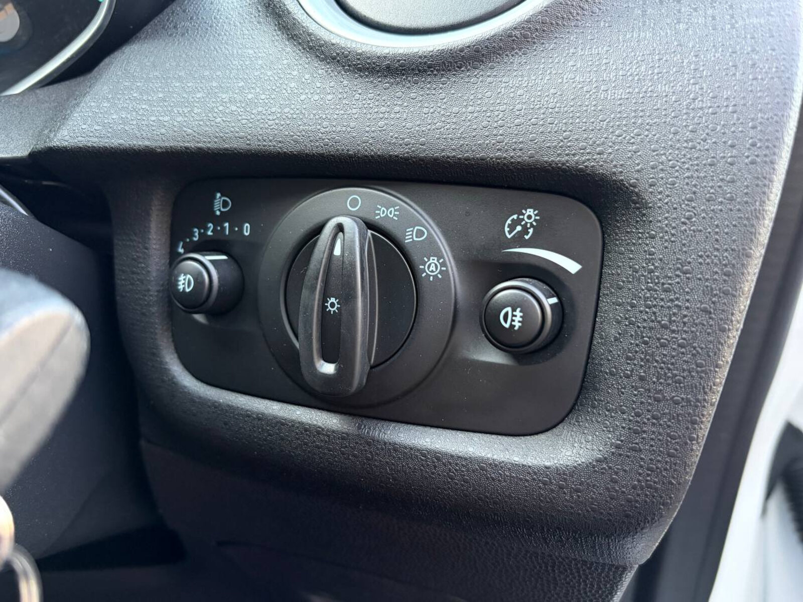2014 Ford Fiesta 1.0 TITANIUM - Image 19