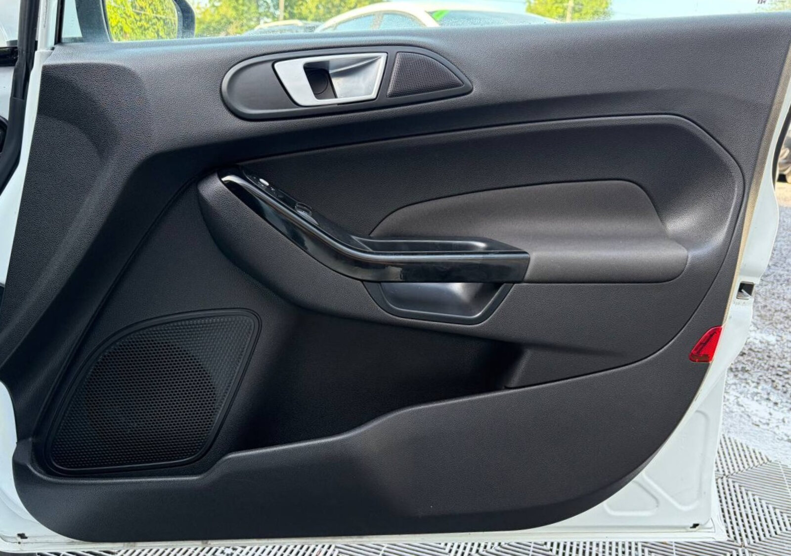 2014 Ford Fiesta 1.0 TITANIUM - Image 20