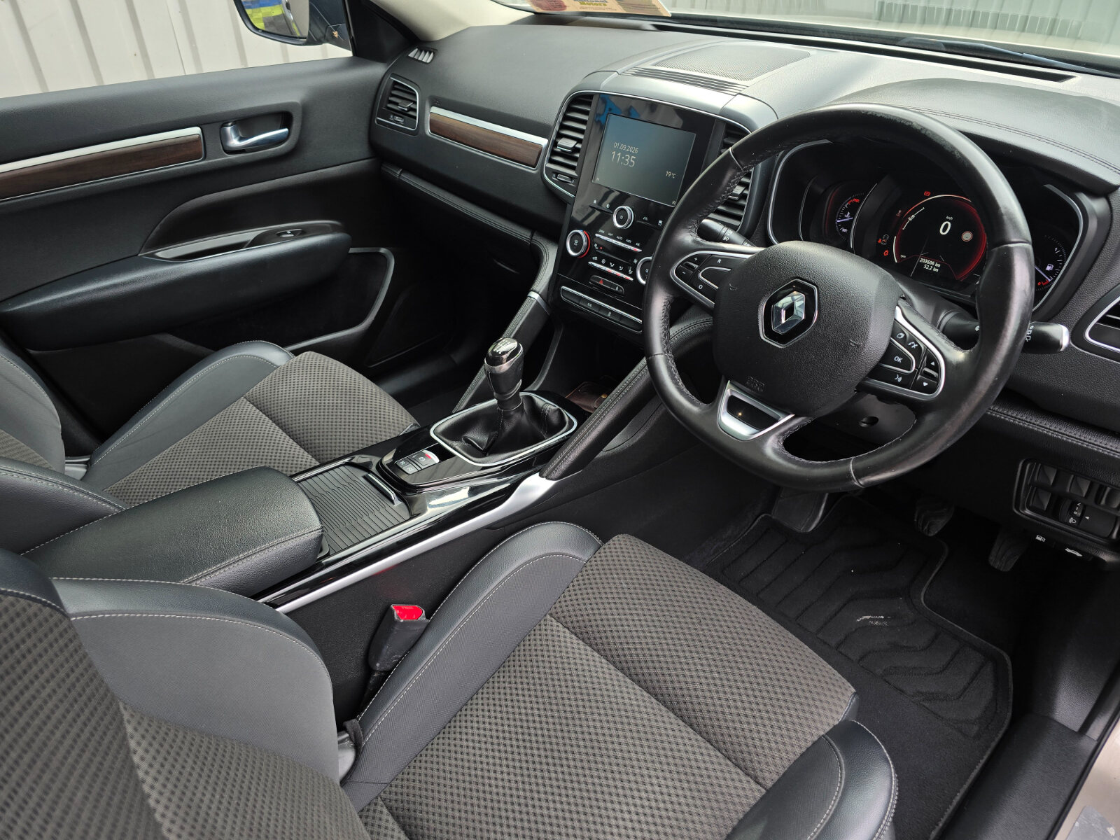 2017 Renault Koleos 1.6 dCi DYNAMIQUE S NAV - Image 12