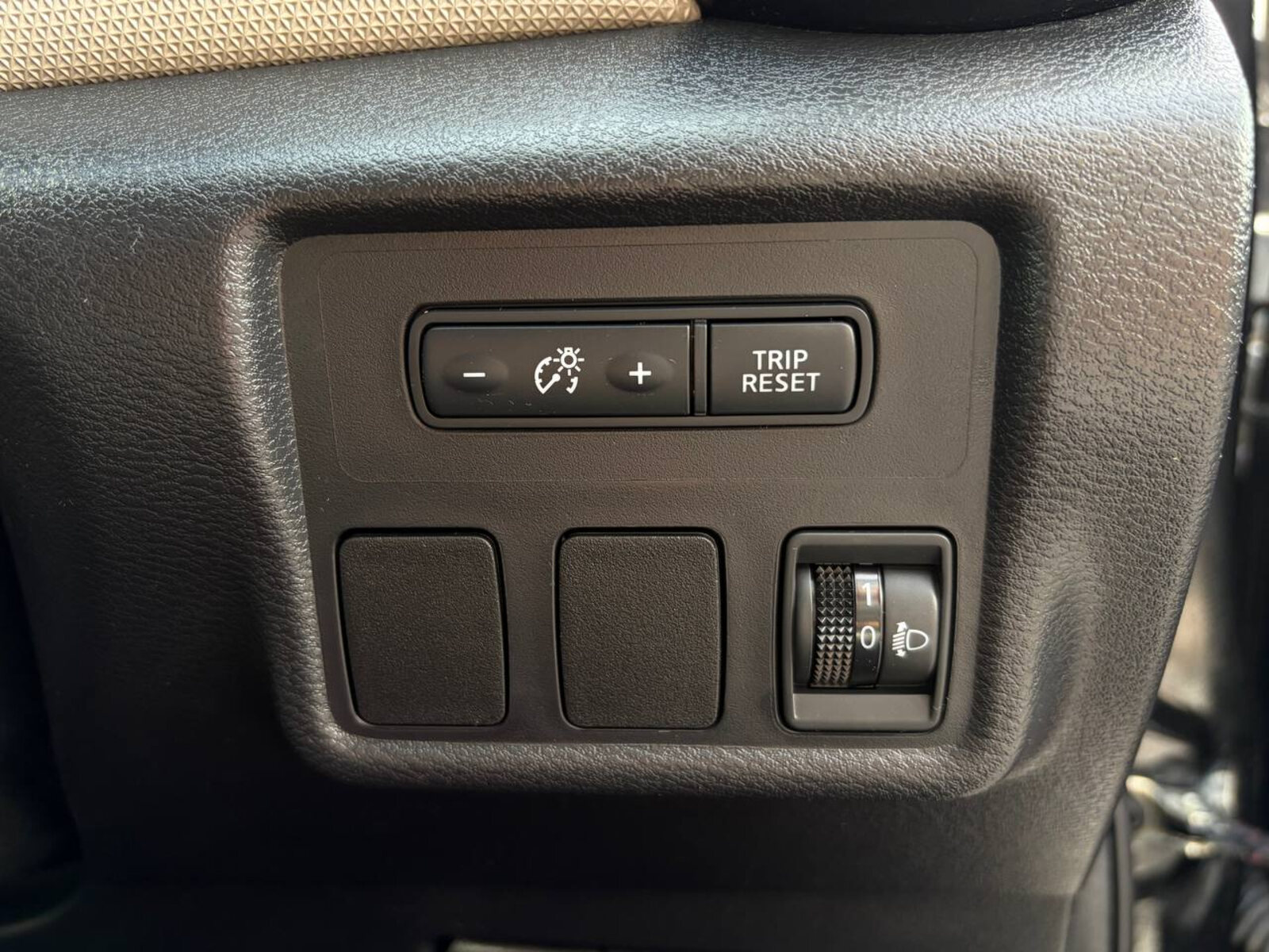 2018 Nissan Micra 1.0 PETROL SV - Image 18