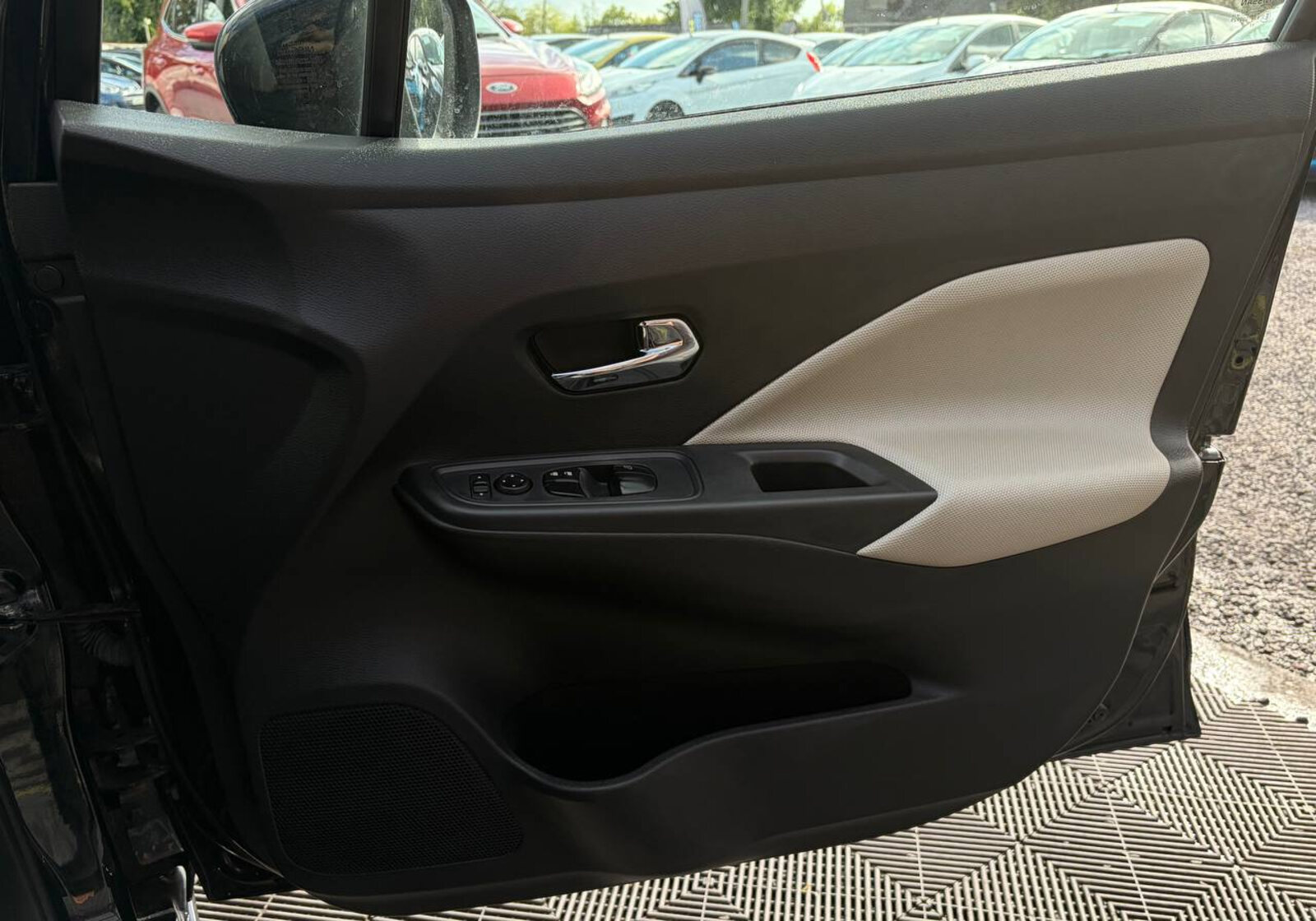 2018 Nissan Micra 1.0 PETROL SV - Image 19