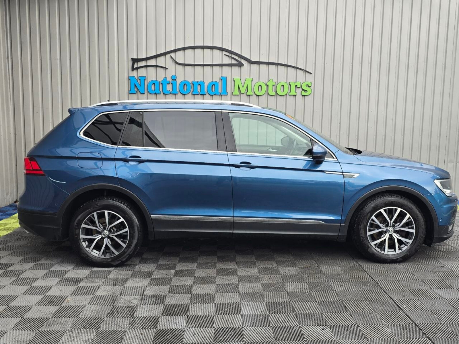 2018 Volkswagen Tiguan 2.0 TDI Comfortline - Image 2