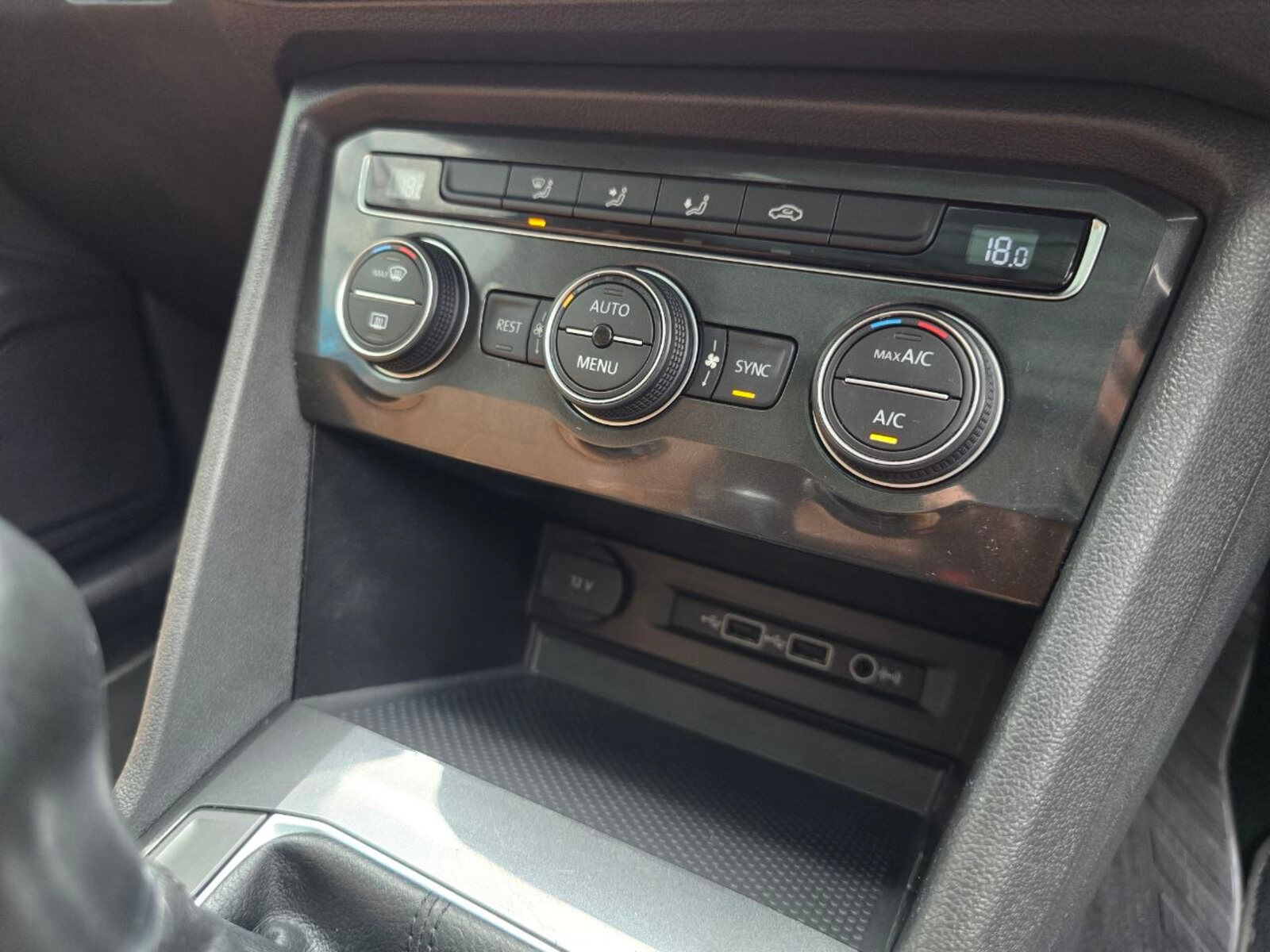 2018 Volkswagen Tiguan 2.0 TDI Comfortline - Image 16