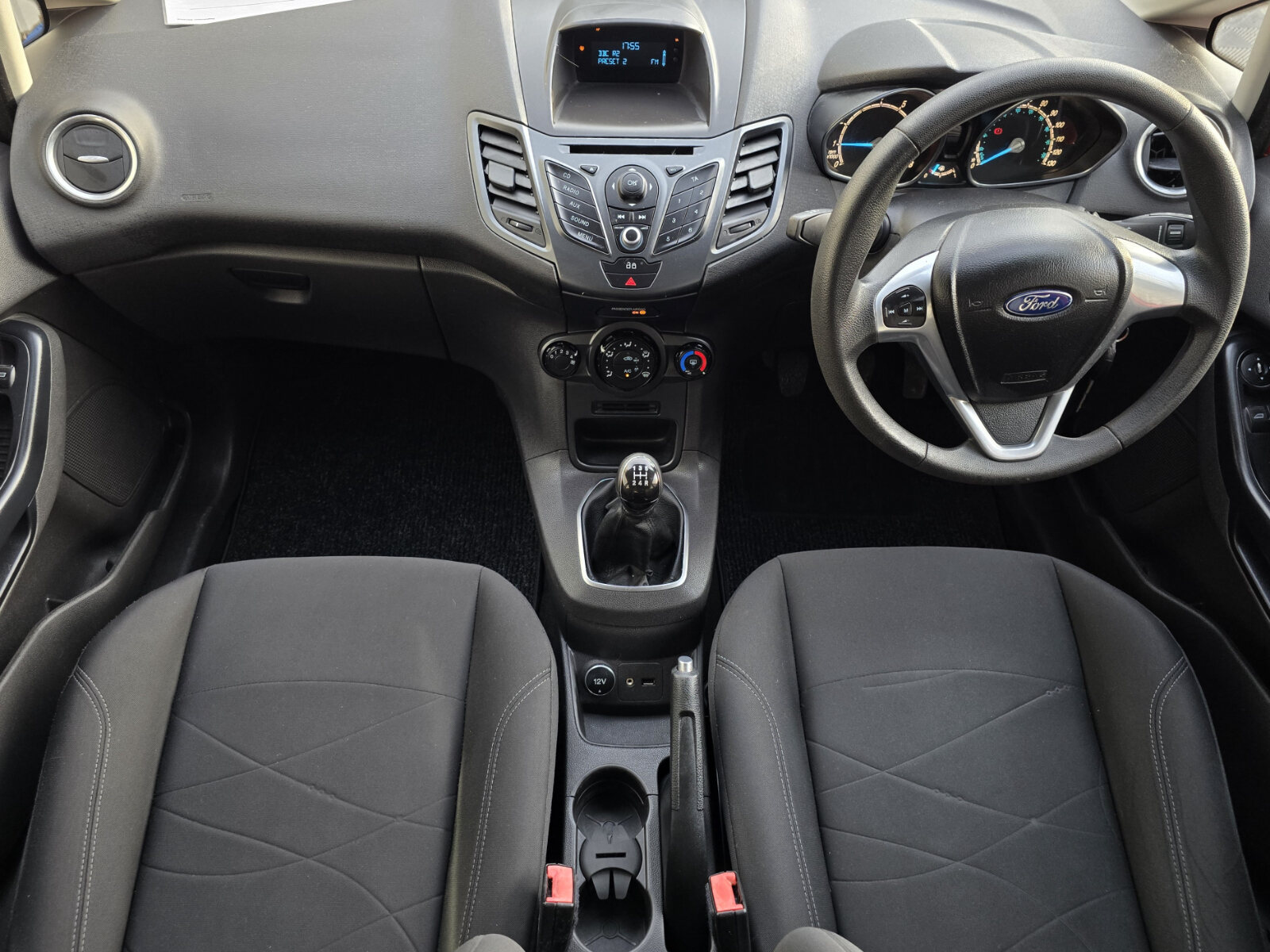 2014 Ford Fiesta 1.2 PETROL - Image 11