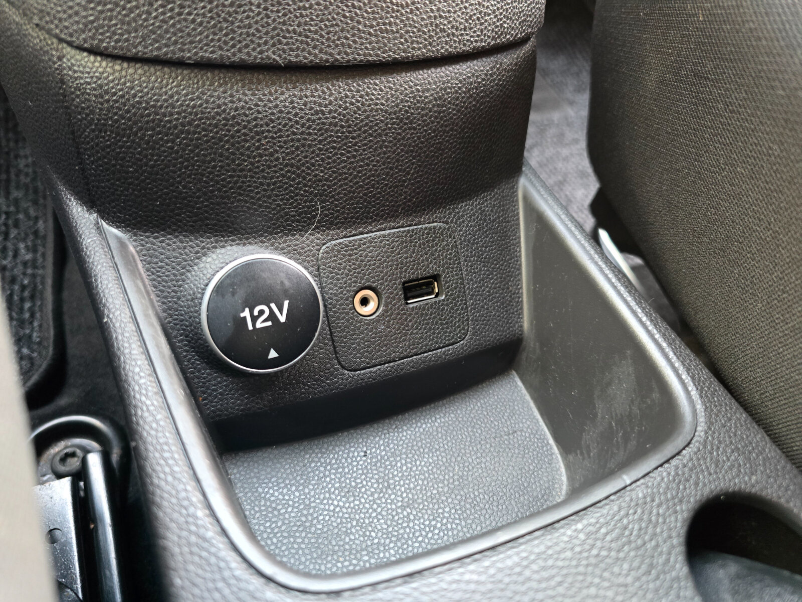 2014 Ford Fiesta 1.2 PETROL - Image 15