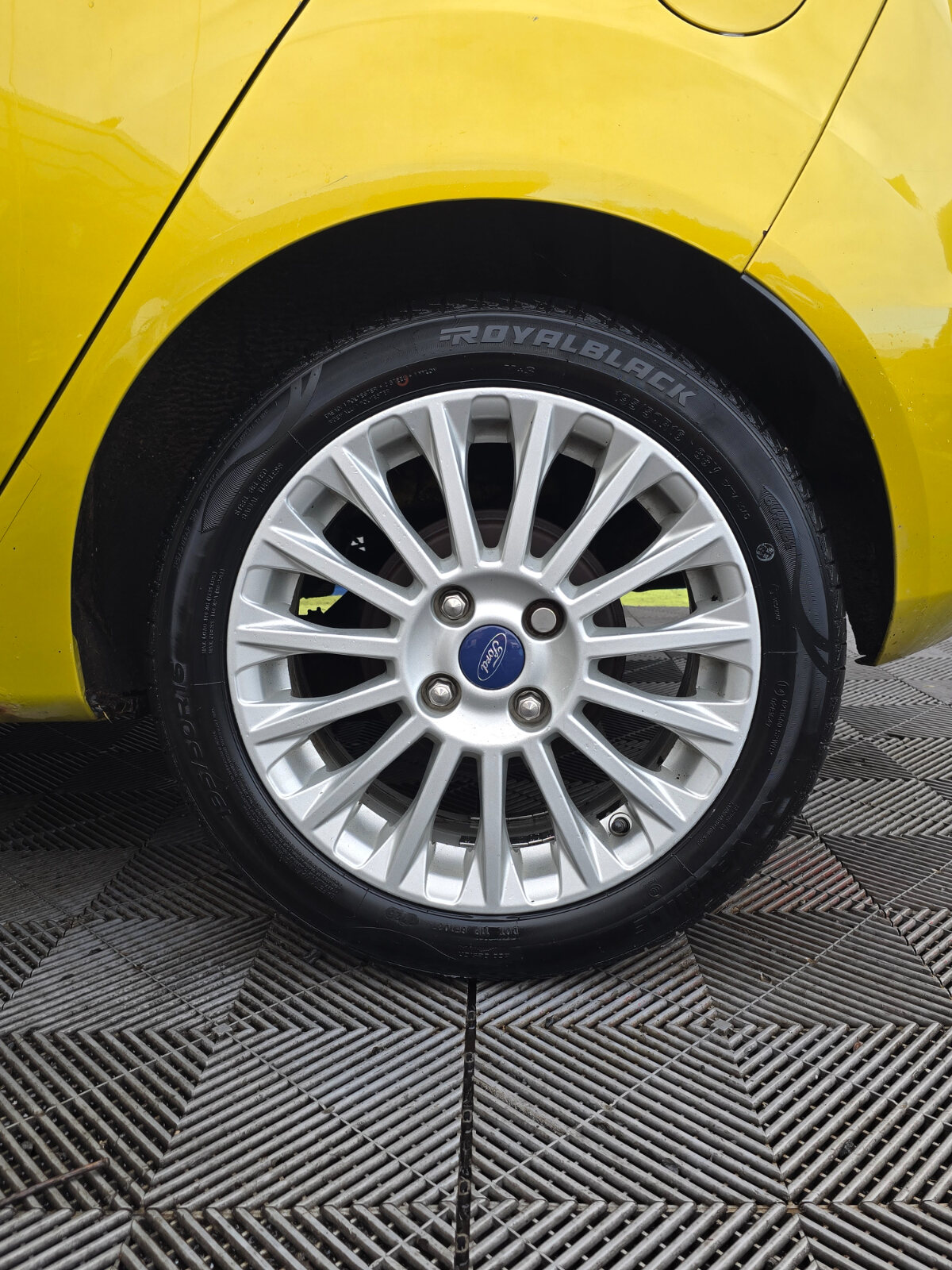 2014 Ford Fiesta TITANIUM 1.0 PETROL - Image 10