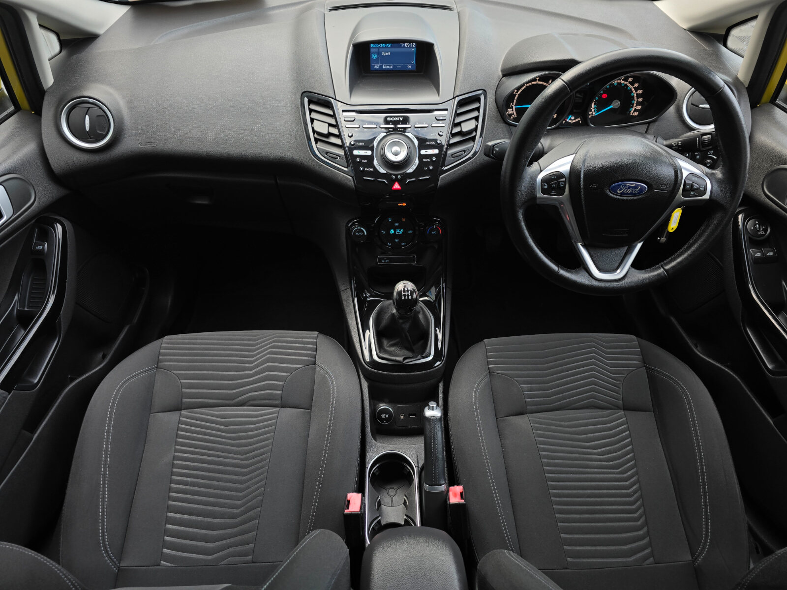 2014 Ford Fiesta TITANIUM 1.0 PETROL - Image 11