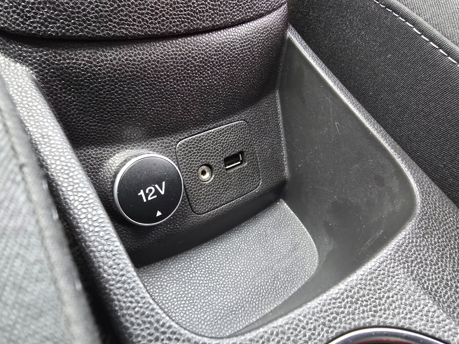 2014 Ford Fiesta TITANIUM 1.0 PETROL - Image 15