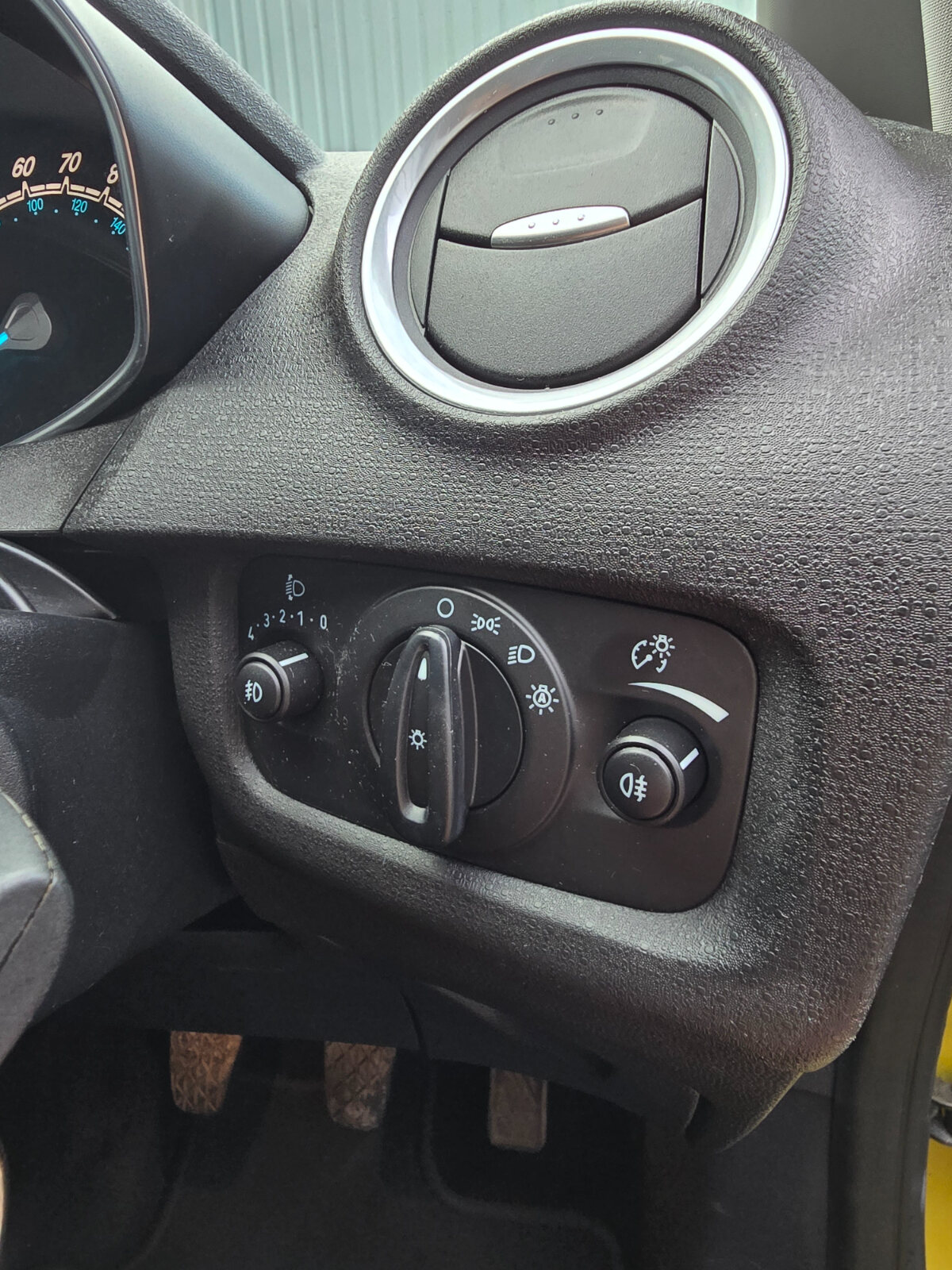 2014 Ford Fiesta TITANIUM 1.0 PETROL - Image 19
