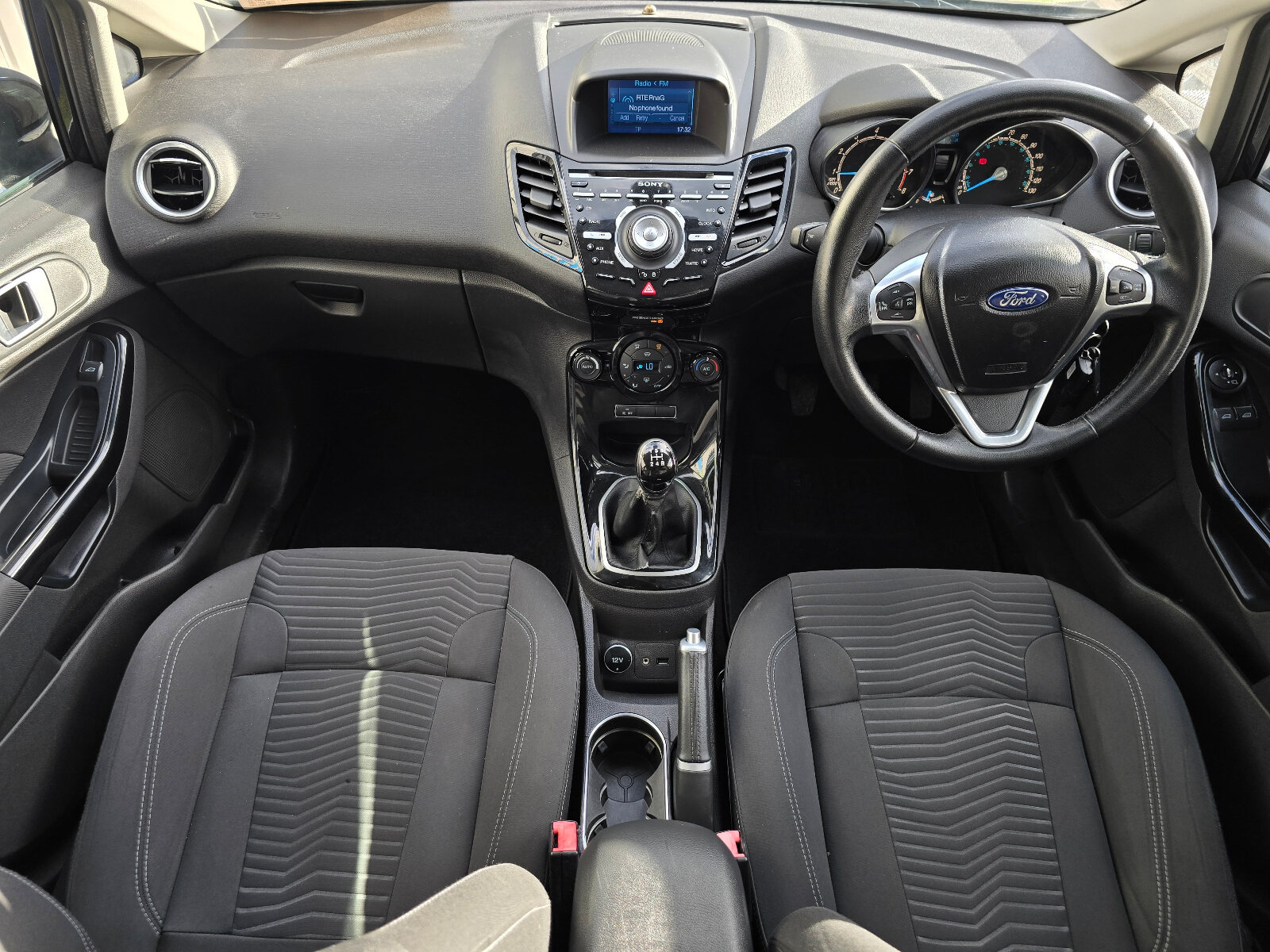 2014 Ford Fiesta  TITANIUM 1.0 PETROL - Image 10