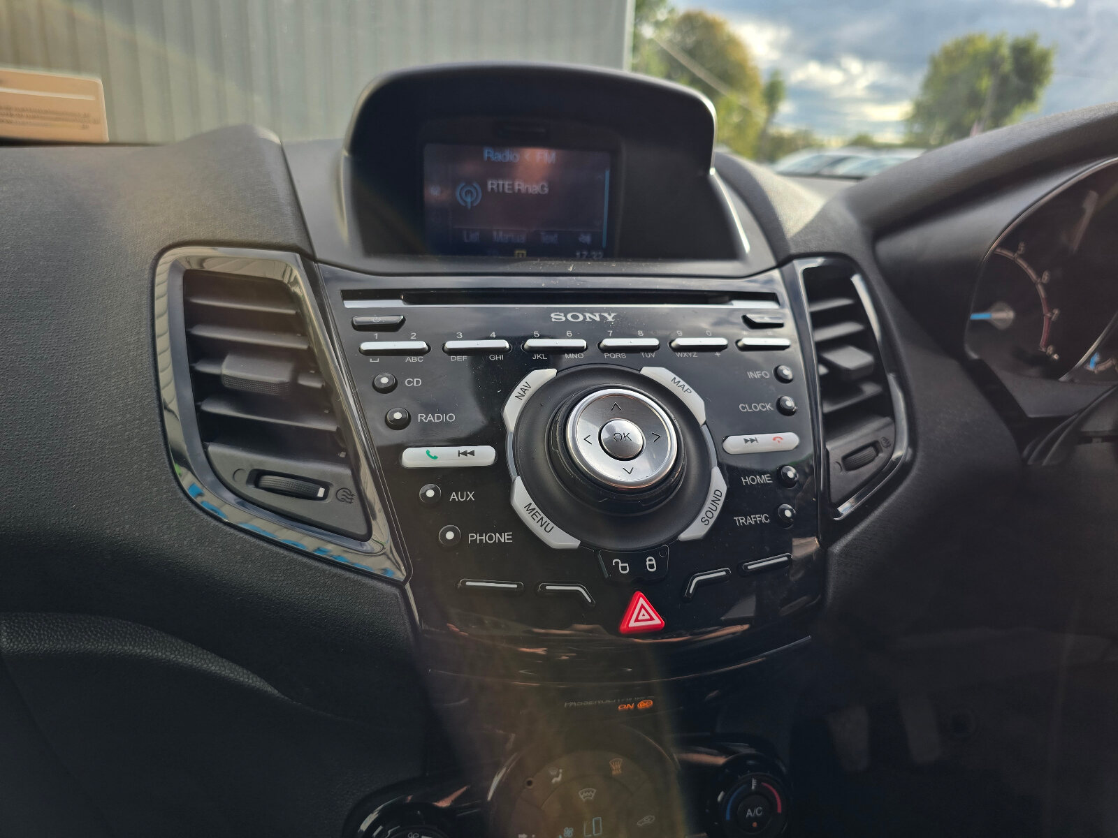 2014 Ford Fiesta  TITANIUM 1.0 PETROL - Image 16