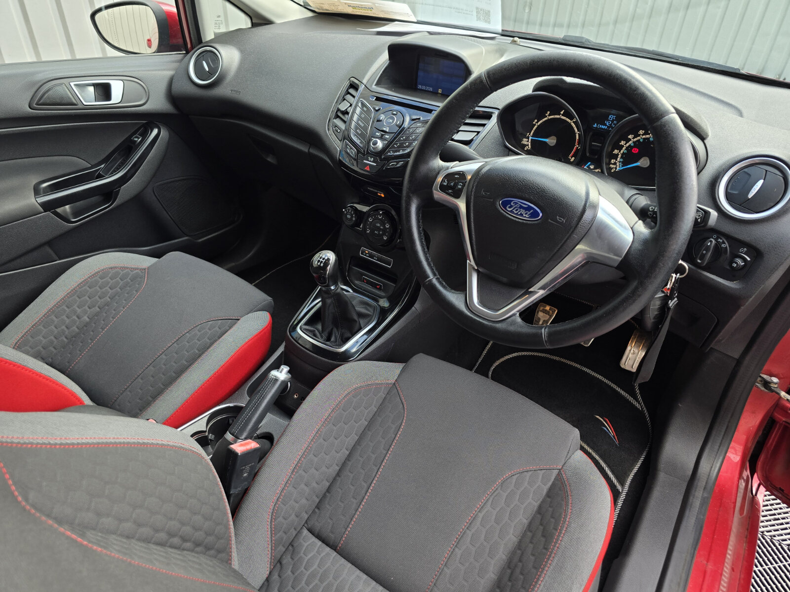 2015 Ford Fiesta ZETEC-S 1.0 PETROL - Image 11