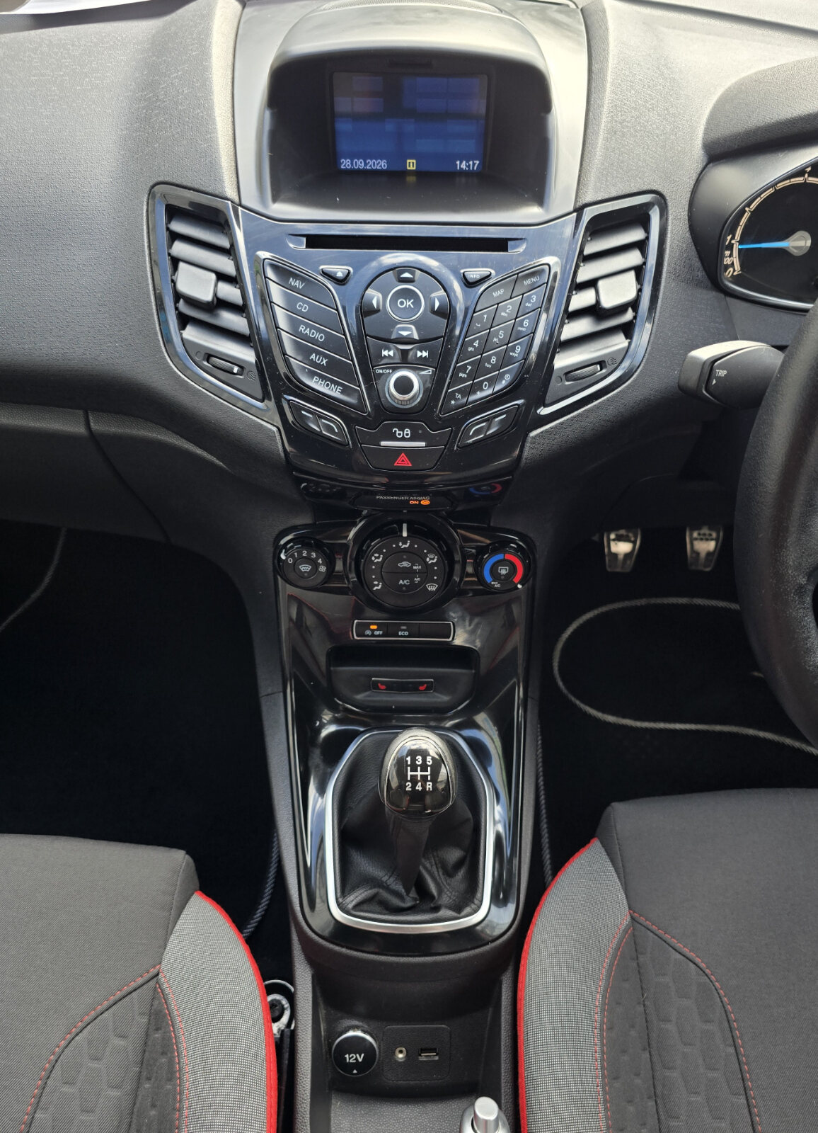2015 Ford Fiesta ZETEC-S 1.0 PETROL - Image 13