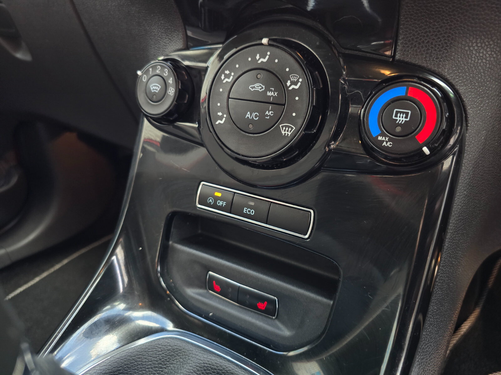 2015 Ford Fiesta ZETEC-S 1.0 PETROL - Image 15