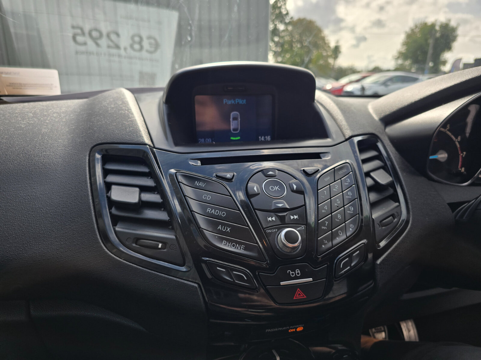 2015 Ford Fiesta ZETEC-S 1.0 PETROL - Image 16