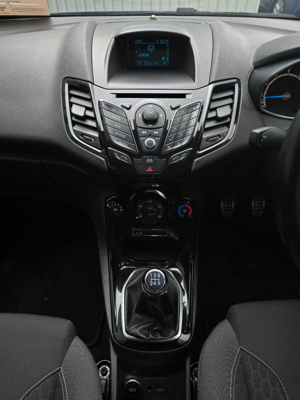 2013 Ford Fiesta ZETEC-S 1.0 PETROL - Image 13