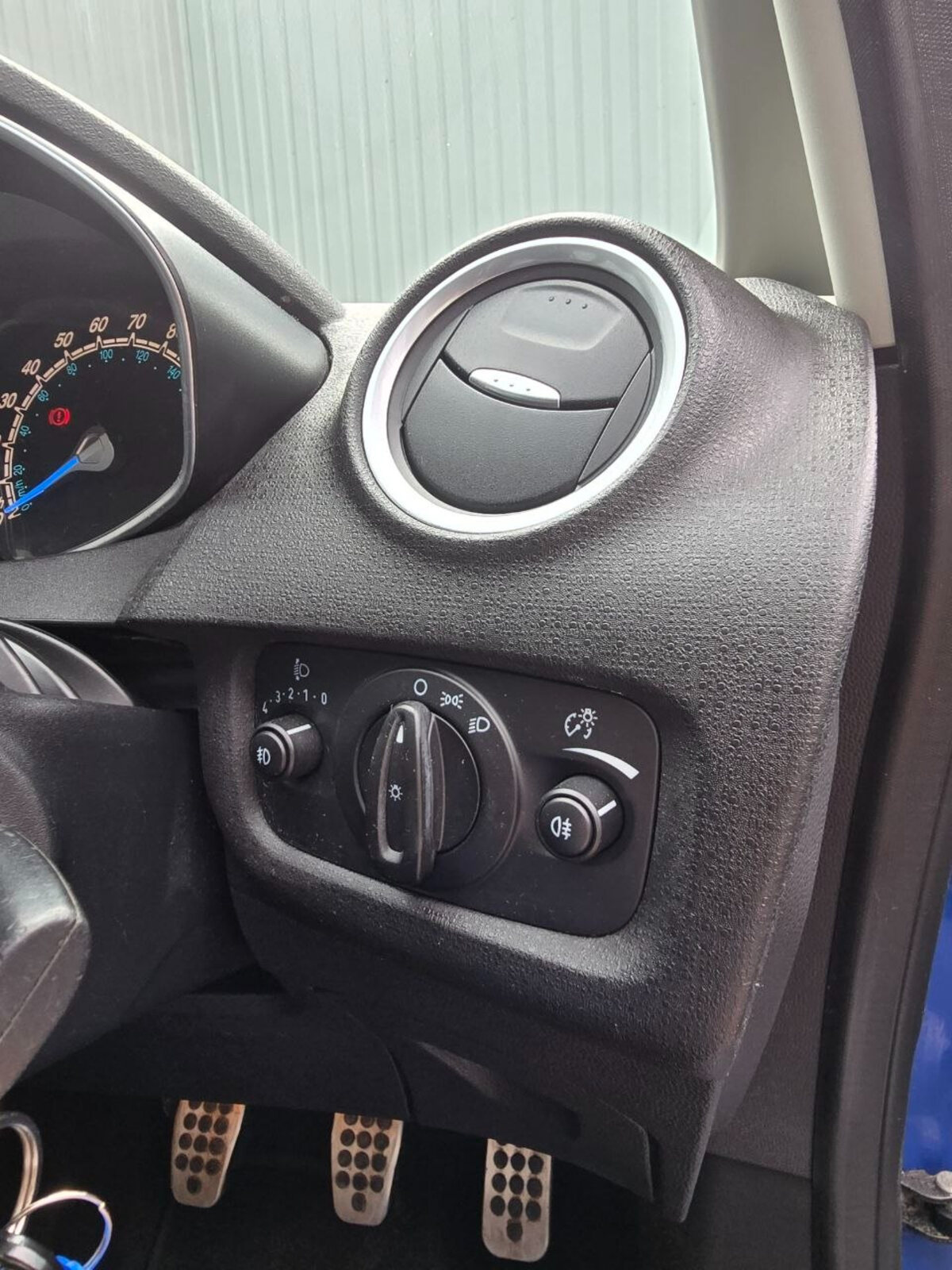 2013 Ford Fiesta ZETEC-S 1.0 PETROL - Image 18