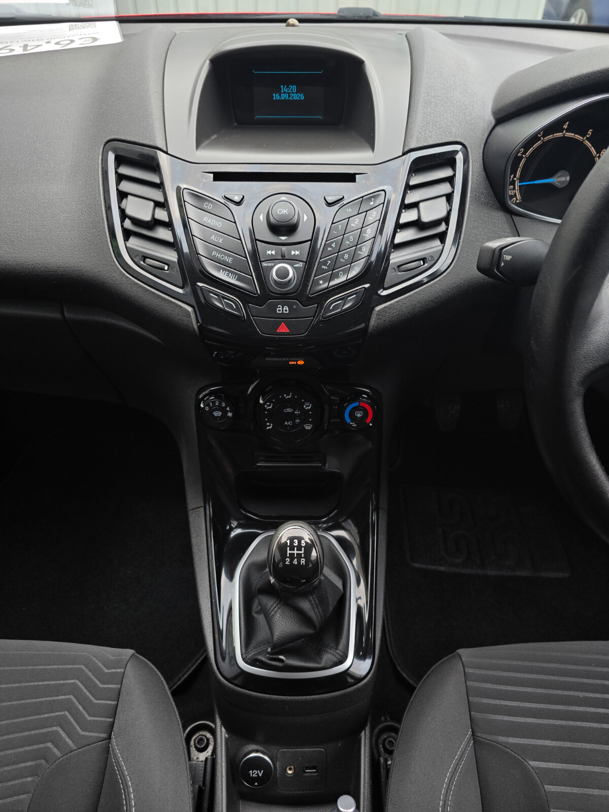 2014 Ford Fiesta ZETEC 1.2 PETROL - Image 12
