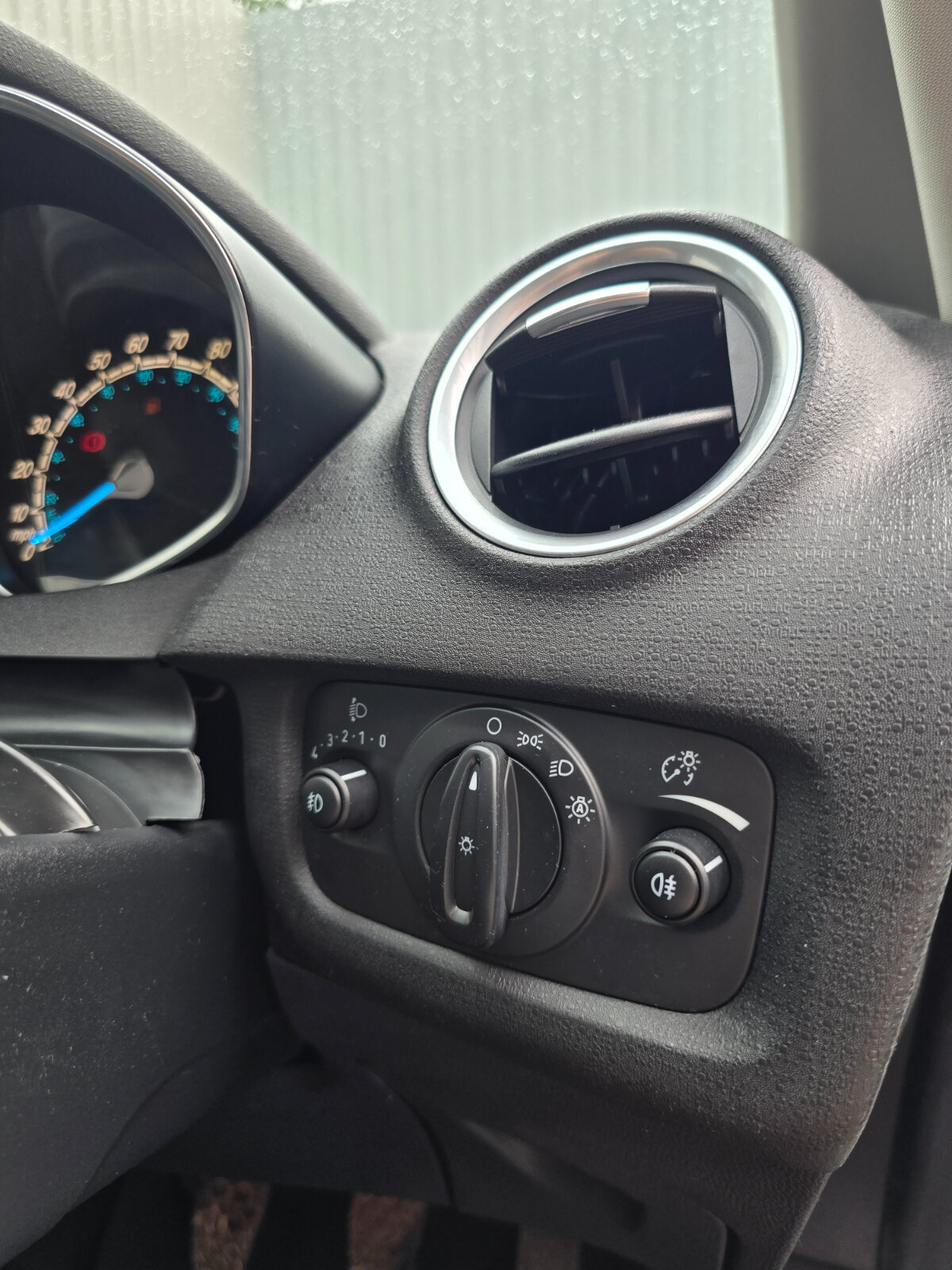 2014 Ford Fiesta TITANIUM 1.0 PETROL - Image 18