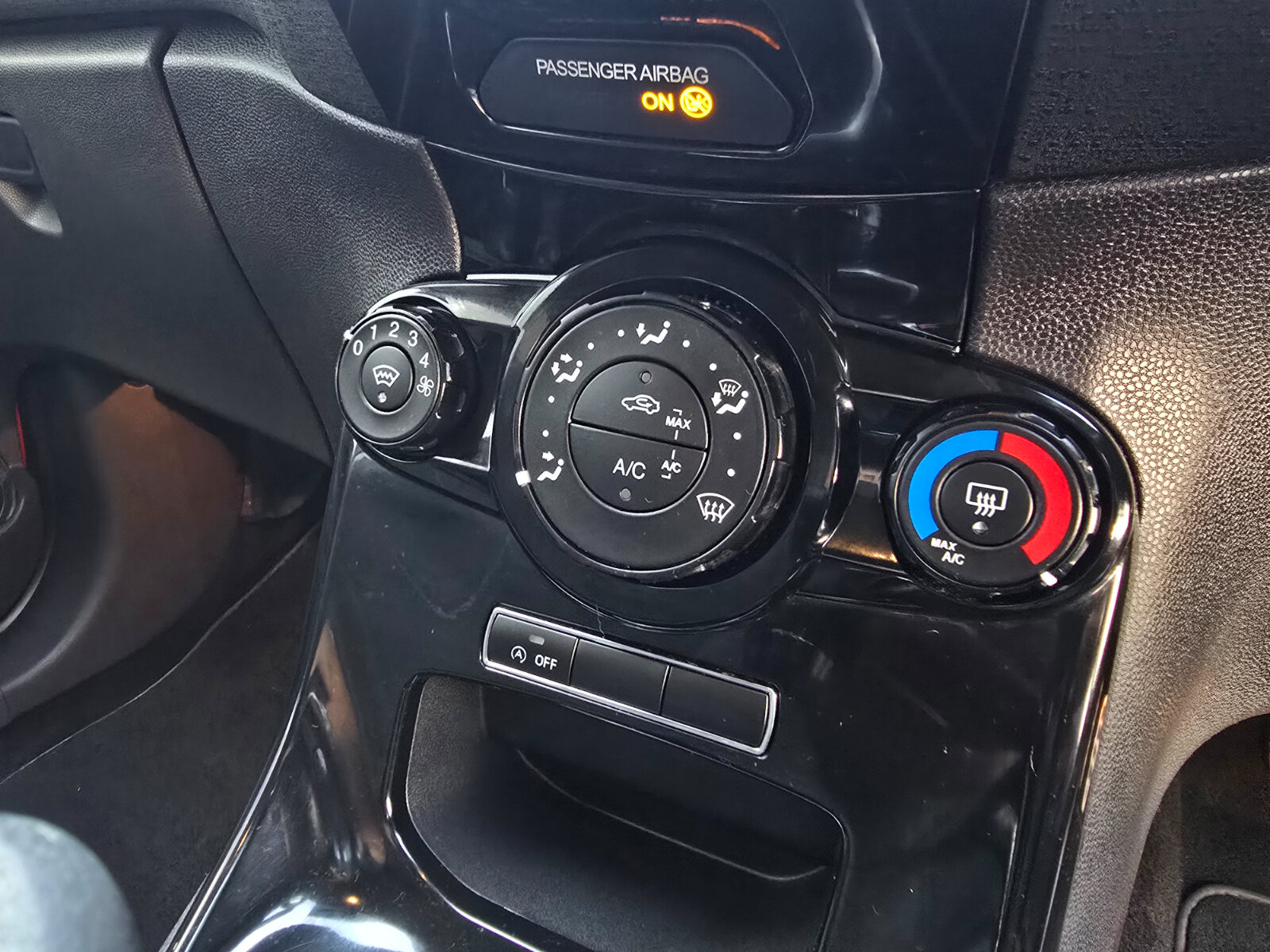 2014 Ford Fiesta ZETEC-S 1.0 PETROL - Image 13