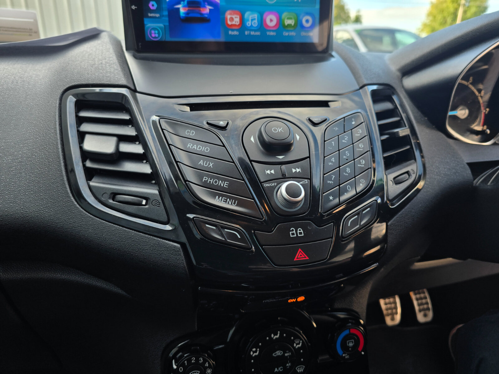 2014 Ford Fiesta ZETEC-S 1.0 PETROL - Image 14