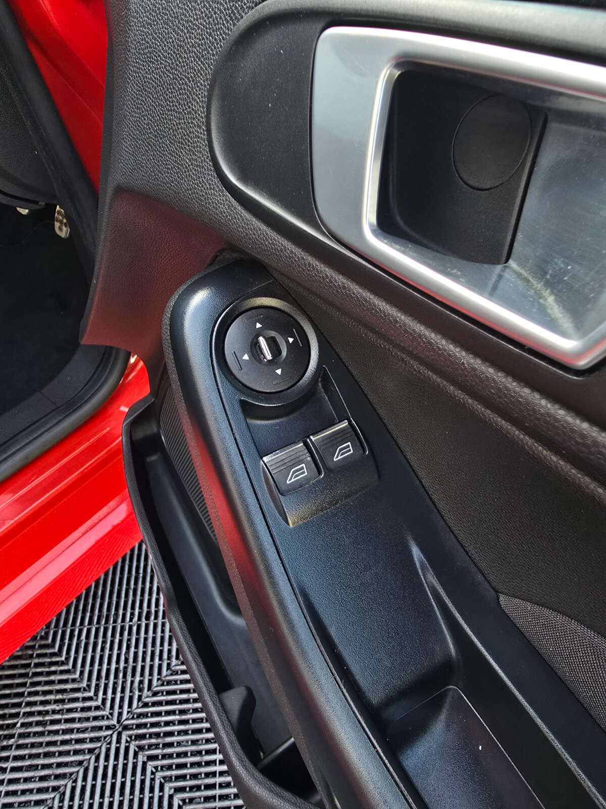 2014 Ford Fiesta ZETEC-S 1.0 PETROL - Image 19