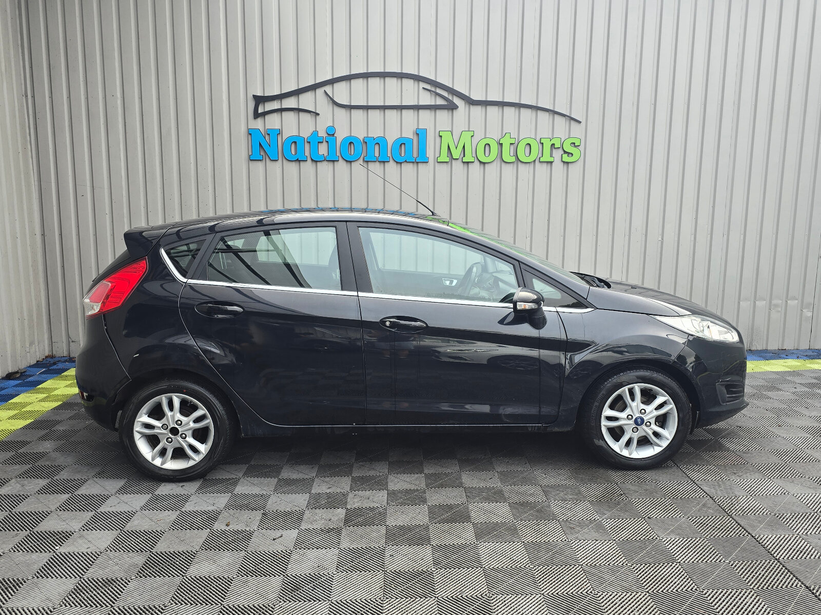 2014 Ford Fiesta ZETEC 1.0 PETROL - Image 2