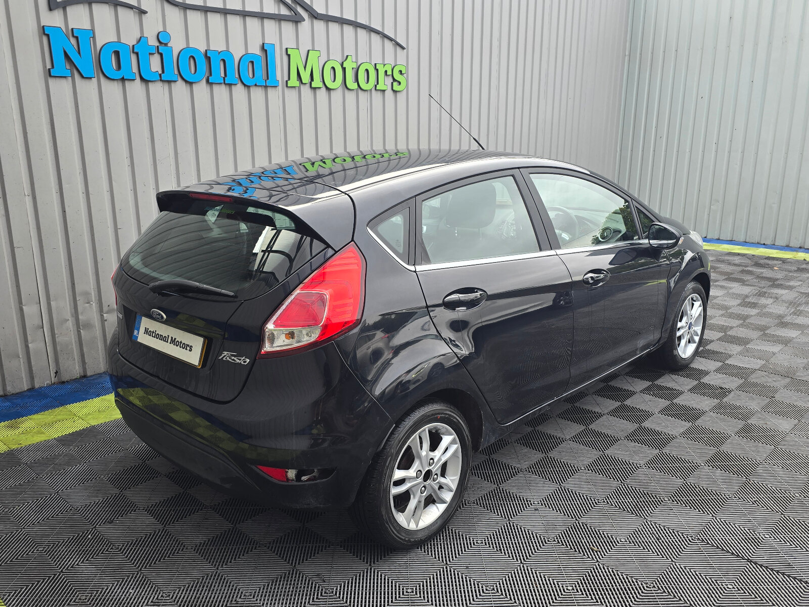 2014 Ford Fiesta ZETEC 1.0 PETROL - Image 3