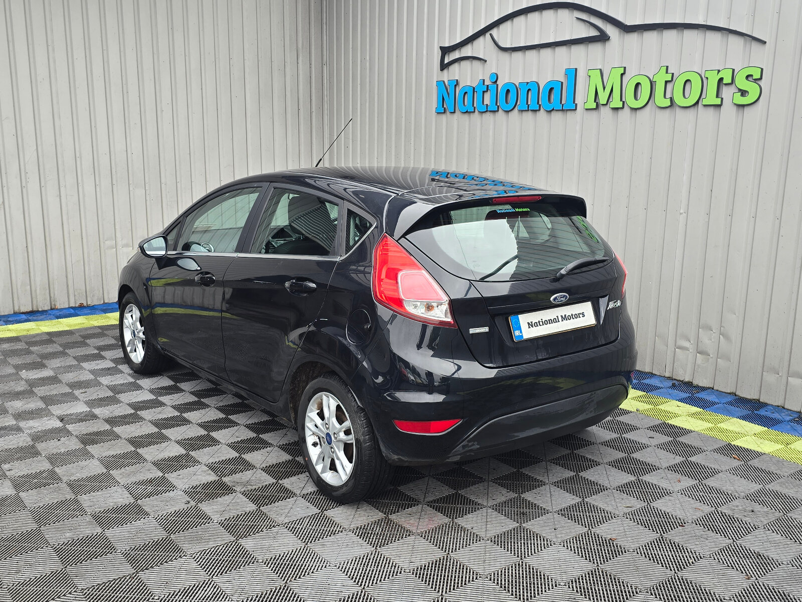 2014 Ford Fiesta ZETEC 1.0 PETROL - Image 6