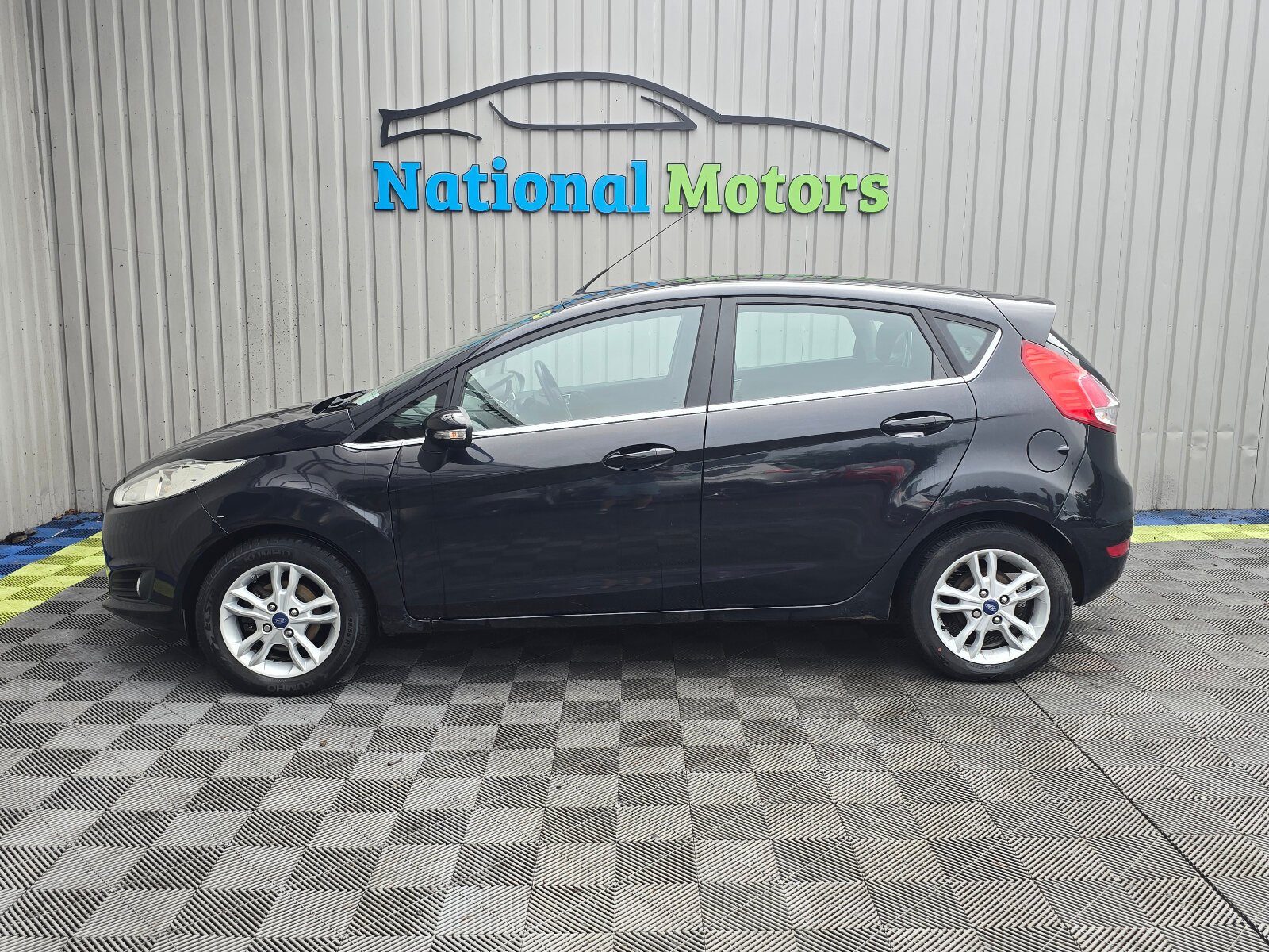 2014 Ford Fiesta ZETEC 1.0 PETROL - Image 7