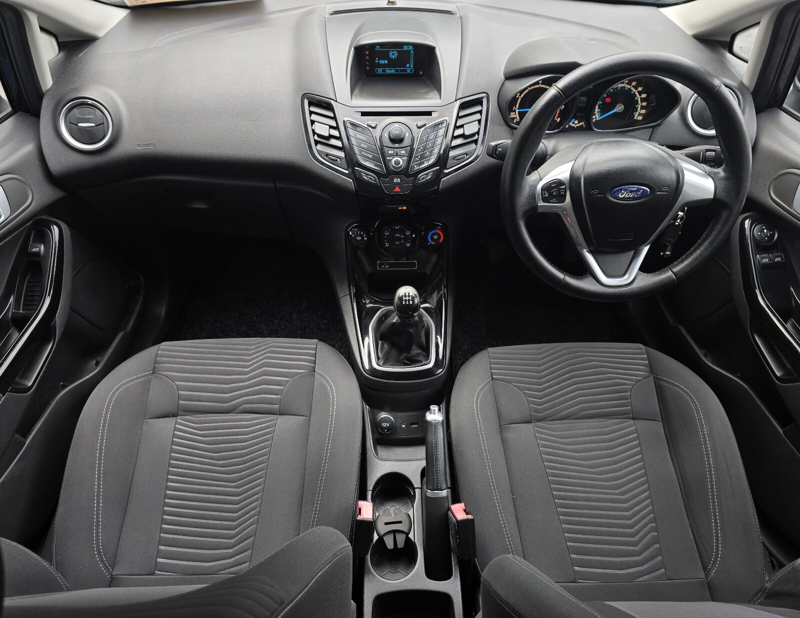2014 Ford Fiesta ZETEC 1.0 PETROL - Image 10