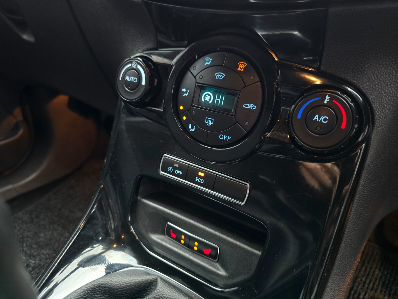 2015 Ford Fiesta TITANIUM X 1.0 PETROL - Image 16