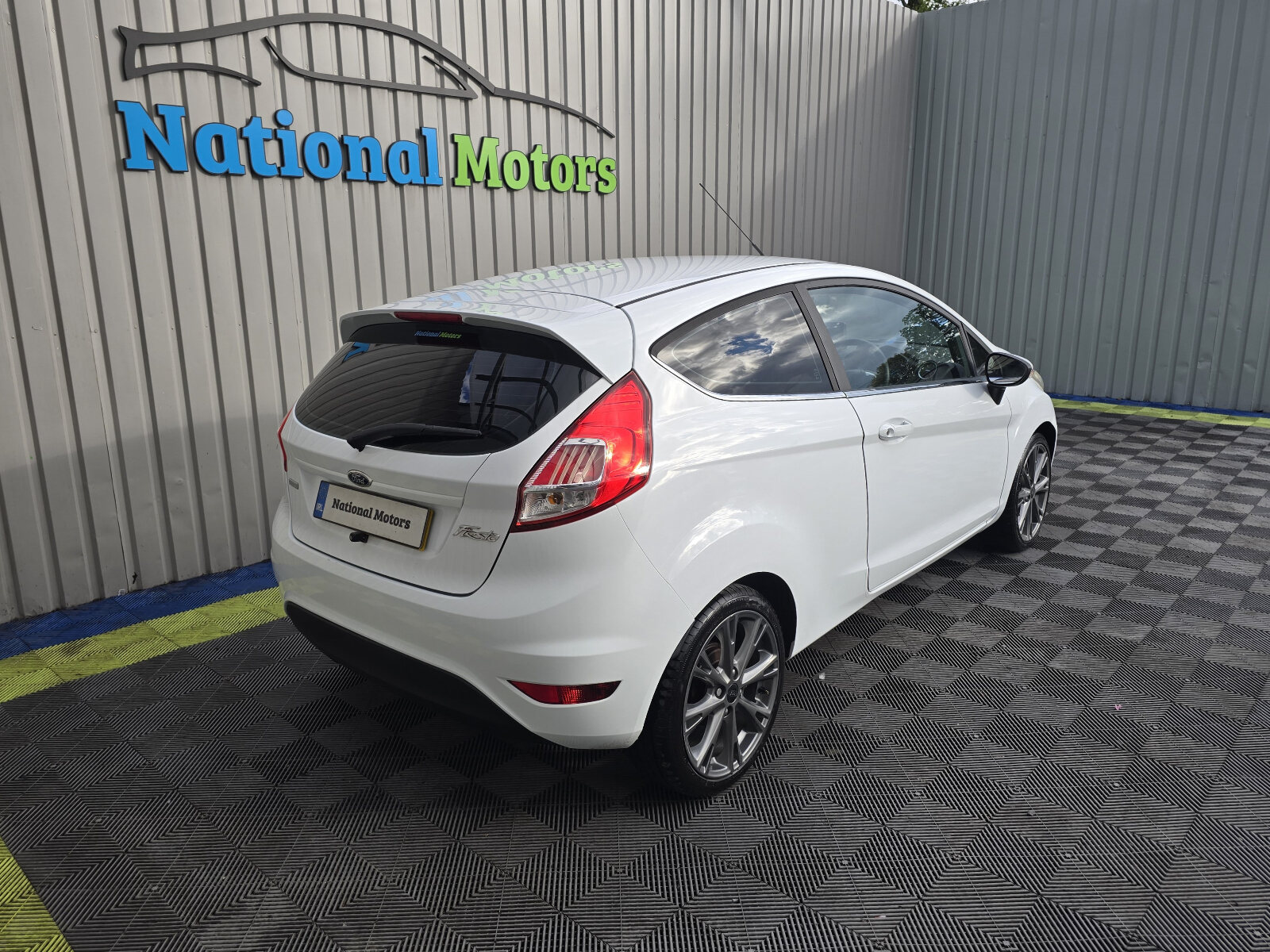 2014 Ford Fiesta SPECIAL ZETEC 1.0 PETROL - Image 3
