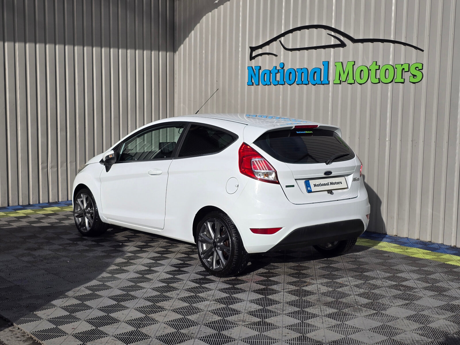 2014 Ford Fiesta SPECIAL ZETEC 1.0 PETROL - Image 6