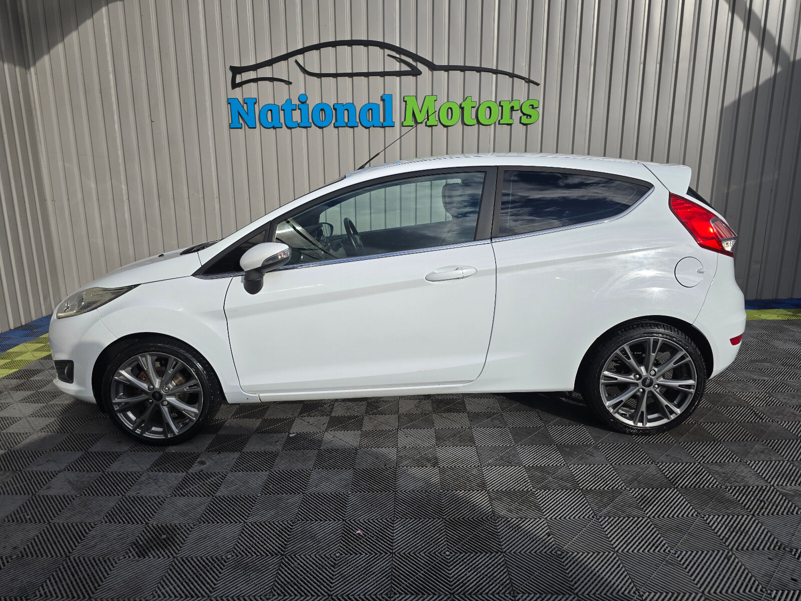 2014 Ford Fiesta SPECIAL ZETEC 1.0 PETROL - Image 7