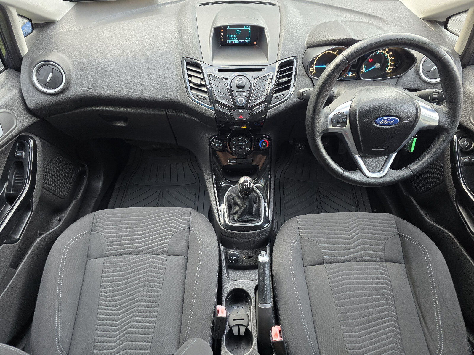 2014 Ford Fiesta ZETEC 1.0 PETROL - Image 11