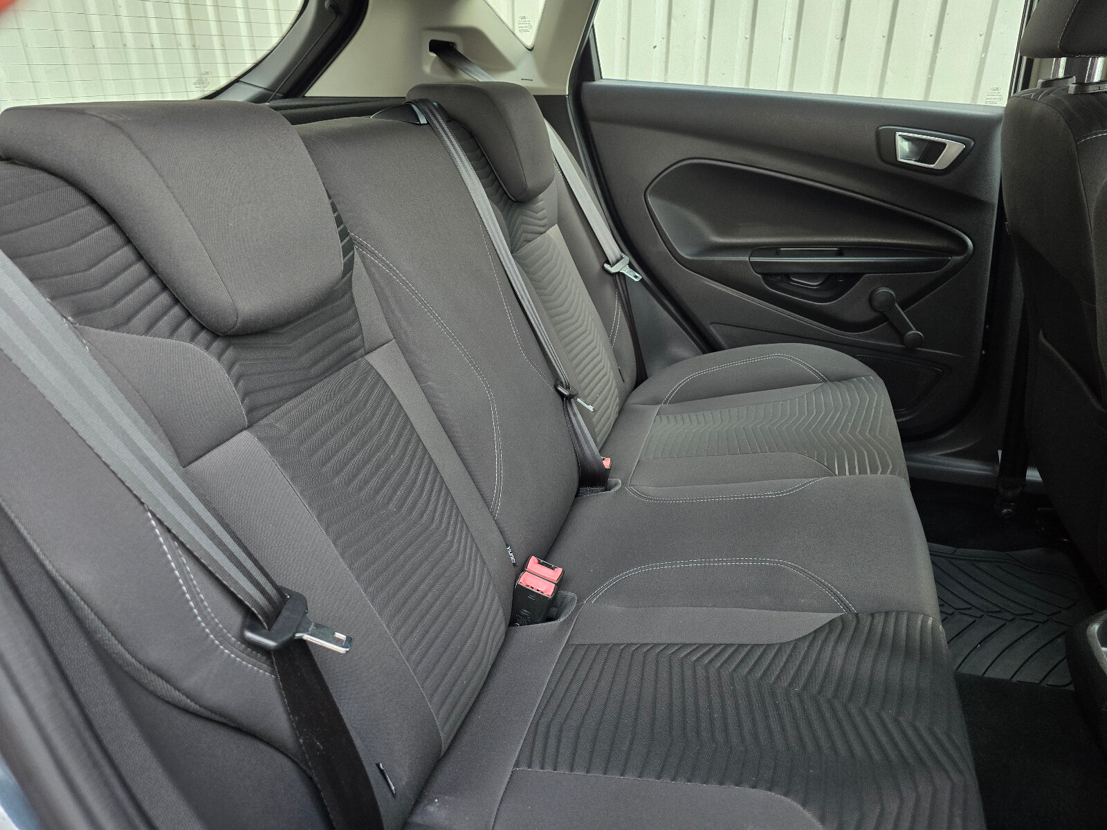 2014 Ford Fiesta ZETEC 1.0 PETROL - Image 20
