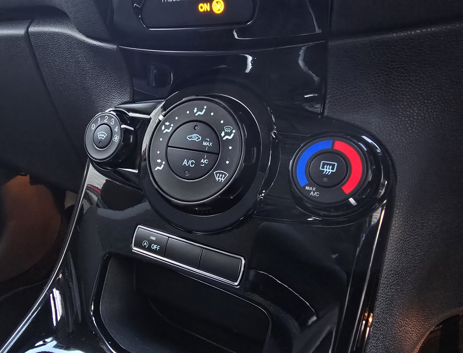 2014 Ford Fiesta ZETEC-S 1.0 PETROL - Image 16
