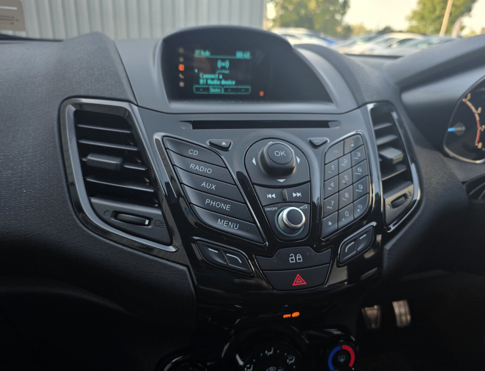 2014 Ford Fiesta ZETEC-S 1.0 PETROL - Image 17