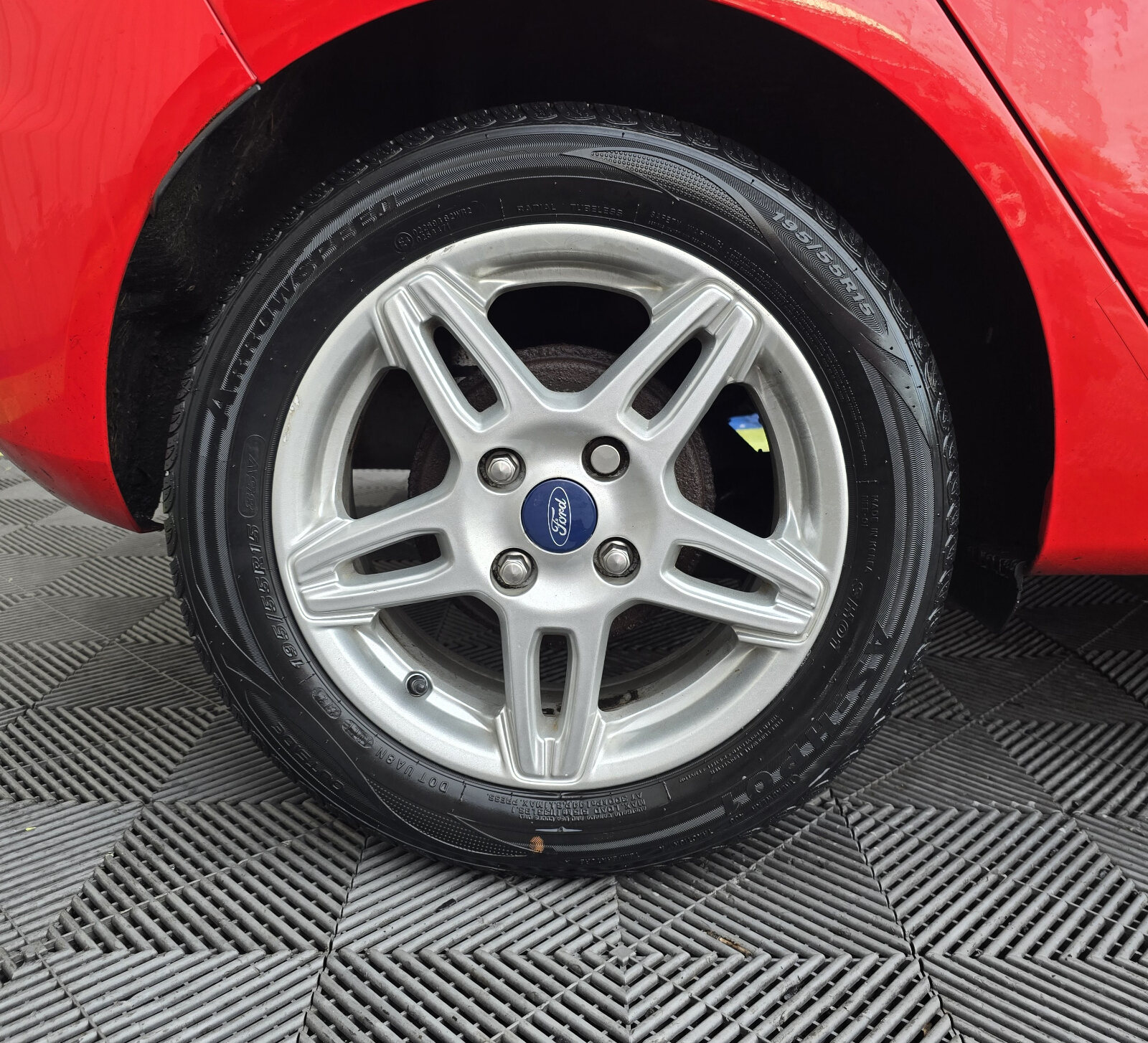 2013 Ford Fiesta 1.0 PETROL - Image 9