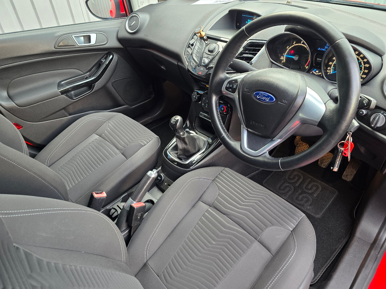 2013 Ford Fiesta 1.0 PETROL - Image 11