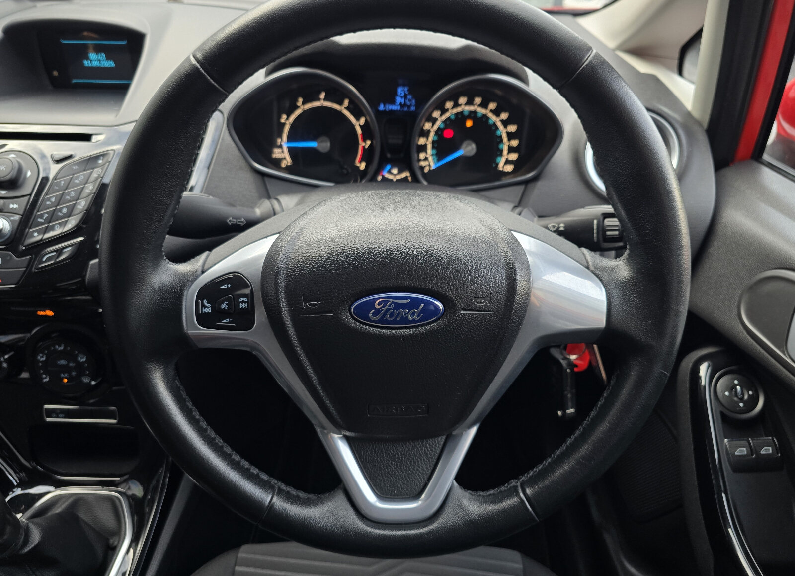 2013 Ford Fiesta 1.0 PETROL - Image 17