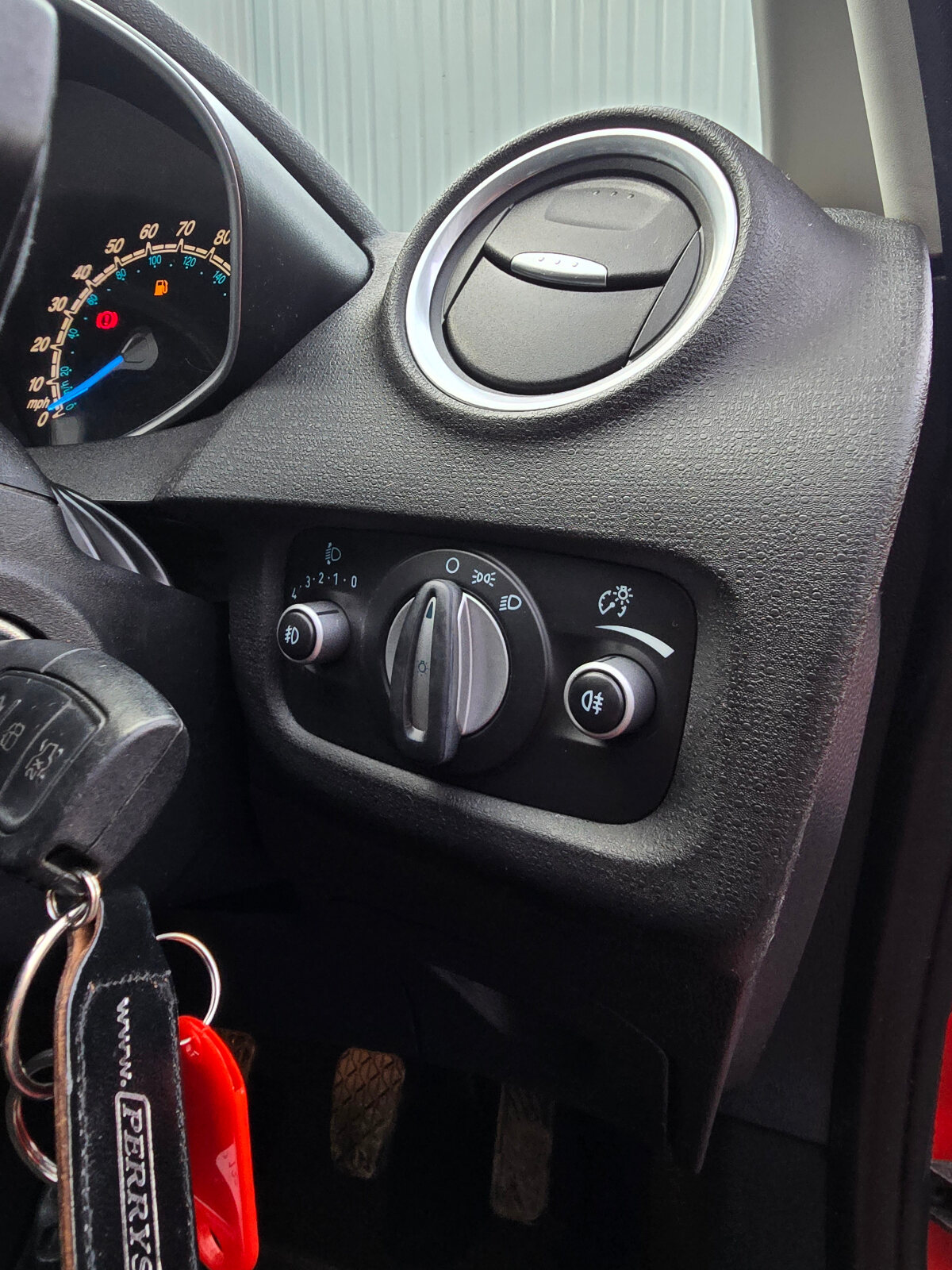 2013 Ford Fiesta 1.0 PETROL - Image 18