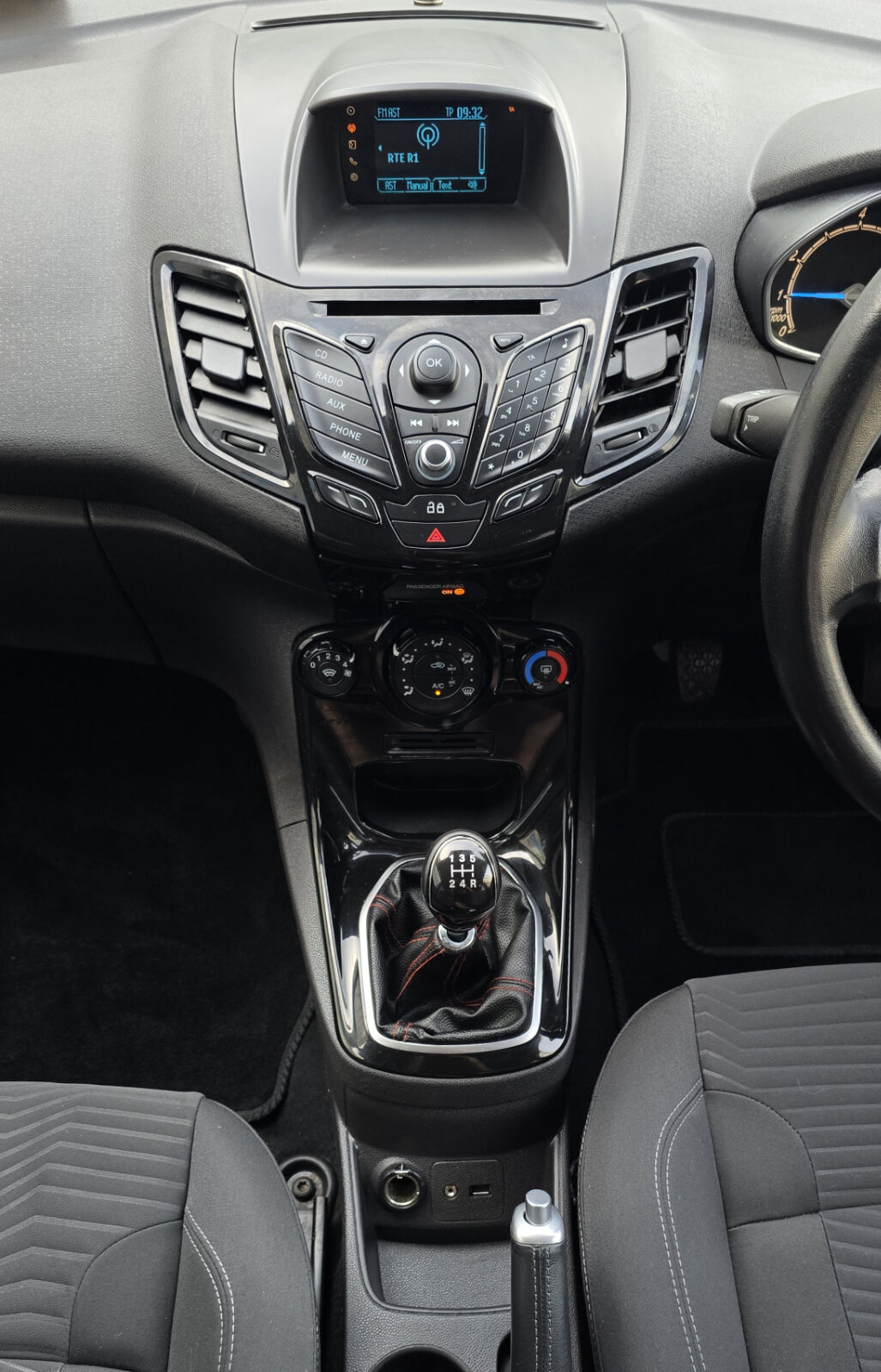 2013 Ford Fiesta 1.2 PETROL - Image 13