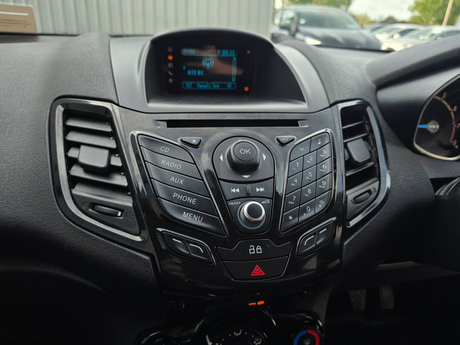 2013 Ford Fiesta 1.2 PETROL - Image 15