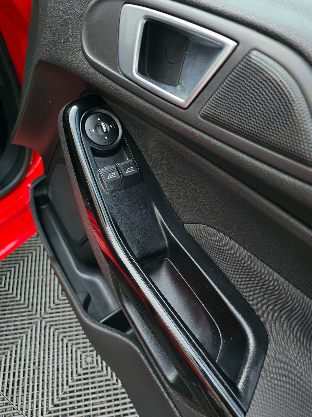 2013 Ford Fiesta 1.2 PETROL - Image 18